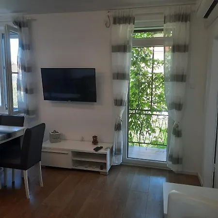 Apartment Strandwohnung Kate Mit Meerblick, Balkon, Garten Murter